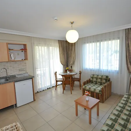 Ecem 3* إتْشميلير