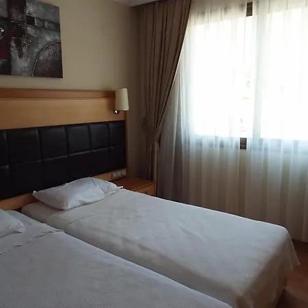 Ecem 3* إتْشميلير