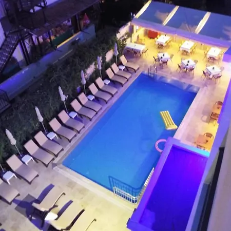 Ecem 3* إتْشميلير